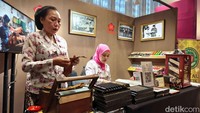 Kraton Yogyakarta mencatat gender parameswari sebagai perempuan utama bukan hanya pada dikotomi perempuan di ruang privat. Raden Ayu Kadipaten adalah parameswari dari Sri Sultan Hamengku Buwono I yang juga panglima perang prajurit Langenkusumo. Kiprahnya dalam dunia militer patut diperhitungkan. Dia dicatat sebagai guru sekaligus nenek dari Pangeran Diponegoro yang kemudian hari mengibarkan Perang Jawa (1825-1830).