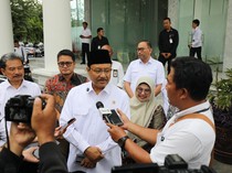 Video: Soal Seleksi Guru untuk Sekolah Rakyat