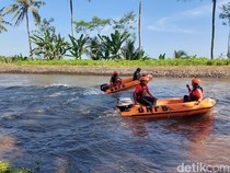 Pengendara Motor di Lumajang Hilang Tercebur Sungai Bondoyudo