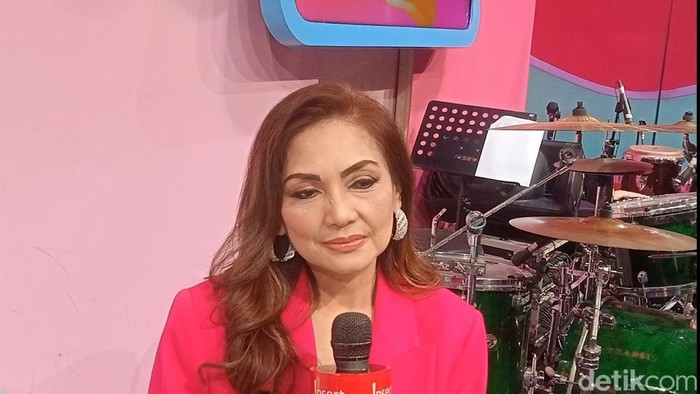 Nia Daniaty saat ditemui di kawasan TransTV.