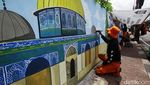 Pembuatan Mural Bikin Segar Sudut Kota Jakarta