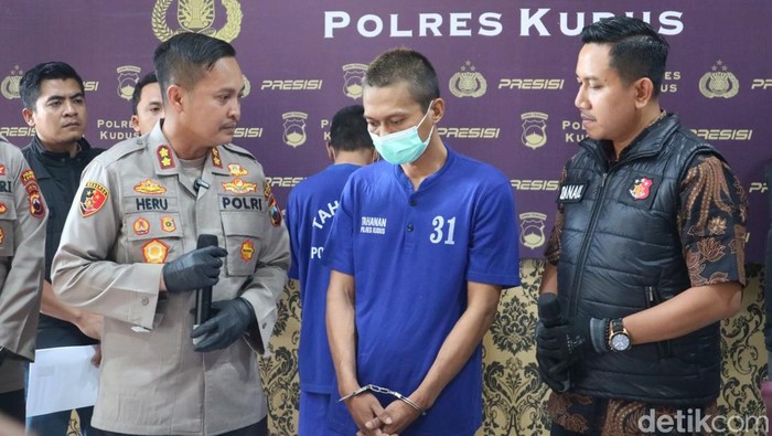 Penampakan pelaku pencurian motor di wilayah Kudus saat dihadirkan saat konferensi pers di Polres Kudus, Jumat (25/4/2025).