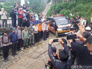 Jenazah ASN Temanggung Pendaki Merbabu Dievakuasi dari Tebing Curam