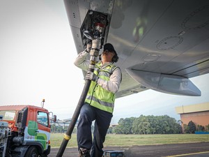 Konsumsi Avtur Naik, Pertamina Layani Penerbangan Bantuan Bencana Sumatera