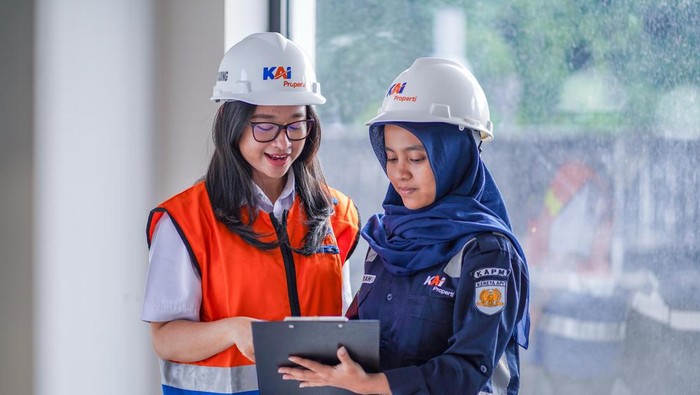 Peran Perempuan di Balik Pembangunan Infrastruktur Kereta