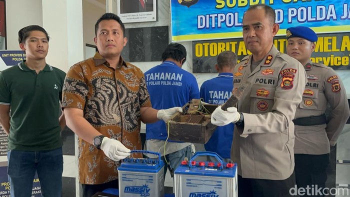 Polairud Polda Jambi menangkap dua pelaku illegal fishing