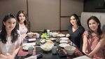 Potret Seru Ashanty Makan Bareng Keluarga hingga Geng Cendol