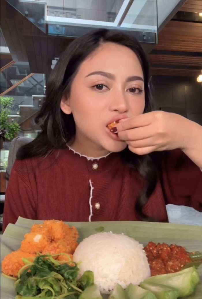 Rachel Vennya