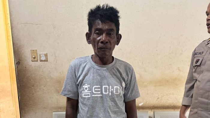 Salah satu anggota GRIB, Poltak Simanjuntak alias Sulaeman alias Madura Simanjuntak, buron kasus pembakaran mobil polisi di Depok.