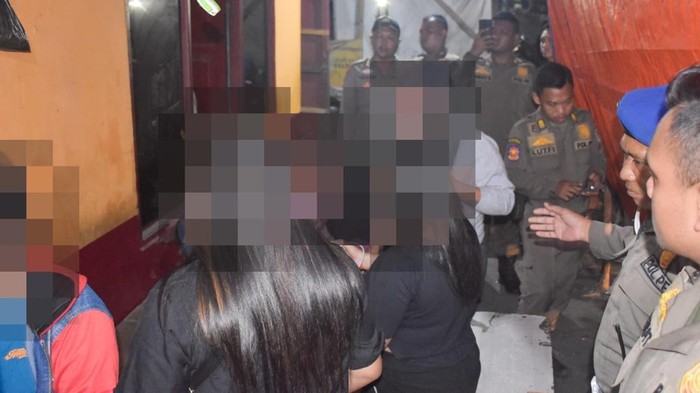 Satpol PP Surabaya operasi warung remang remang