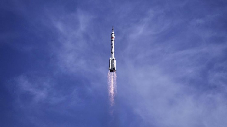 Chinas Long March 2F rocket, carrying three astronauts for the Shenzhou 20 manned space mission, lifts off for a space station, at the Jiuquan Satellite Launch Center in Jiuquan, northwestern China, Thursday, April 24, 2025. (AP Photo/Andy Wong)