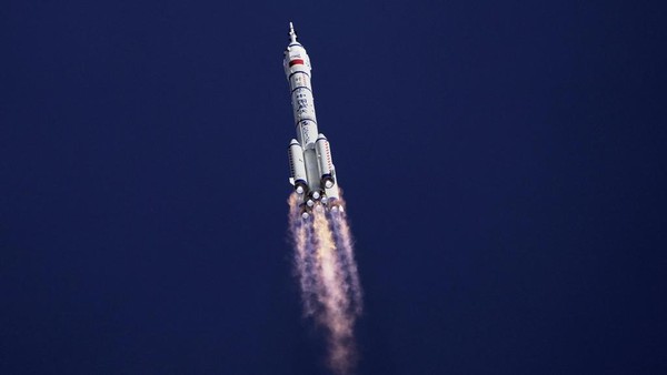 Shenzhou-20 Meluncur, China Lanjutkan Misi Antariksa