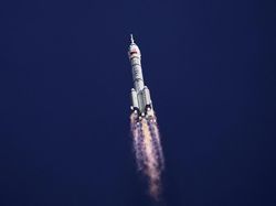 Shenzhou-20 Meluncur, China Lanjutkan Misi Antariksa