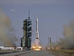 Shenzhou-20 Meluncur, China Lanjutkan Misi Antariksa