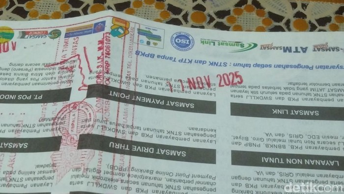 Stempel tanda bukti perpanjangan STNK yang materialnya sedang habis.