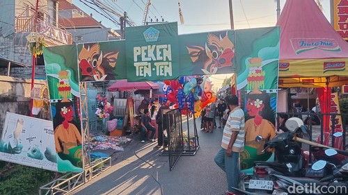 Suasana Peken Tenten di Banjar Pande Pedungan, Jalan Pulau Saelus, Denpasar, Jumat (25/4/2025). (Foto: Aryo Mahendro/detikBali)