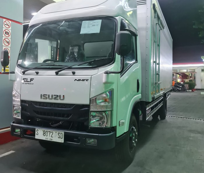 Truk Elf NRM yang dibeli tunai oleh pengusaha Mojokerto tapi ditarik debt collector di Jakarta.