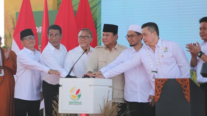 Ustaz Adi Hidayat dan Wamentan Sudaryono. (Dok. ist) Ustaz Adi Hidayat dan Wamentan Sudaryono. (Dok. ist)