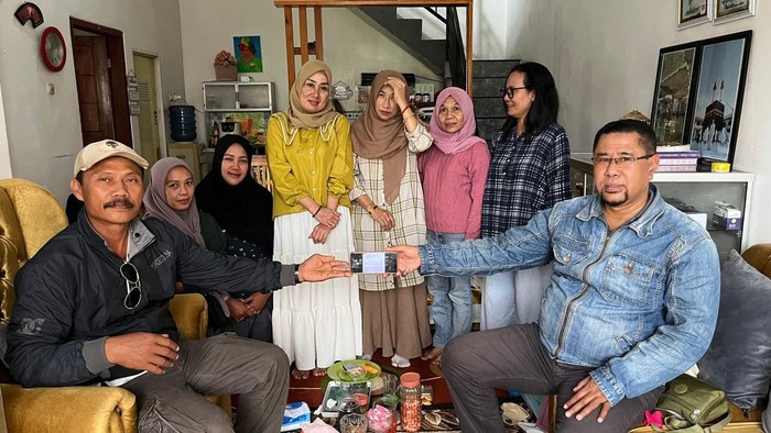 Wali murid protes punggutan di SMA Negeri 1 Turen