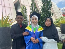 Haru Anak Tukang Becak di Surabaya Berhasil Raih Gelar Magister