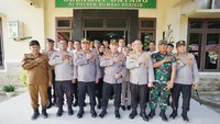 Kapolri memberikan apresiasi berupa kesempatan mengikuti Sekolah Perwira atas keteladanan Aiptu Jimmi Farma yang dinilai sebagai representasi nyata dari Polri yang Presisi, humanis dan peduli pendidikan. Menurut Kapolri Jenderal Listyo Sigit Prabowo, Hal ini membuktikan bahwa anggota Polri tidak hanya hadir menjaga keamanan, tetapi juga mampu menjadi agen perubahan sosial dan pendidikan di tengah masyarakat. Kapolri berharap keteladanan seperti ini dapat menginspirasi personel Polri di seluruh Indonesia untuk terus hadir dan memberi manfaat nyata bagi masyarakat.