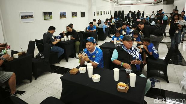 Area VBU Lounge di Stadion GBLA.