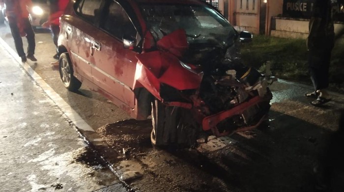 Empat mobil terlibat kecelakaan beruntun di Jalan Trans Sulawesi di Kabupaten Barru, Sulawesi Selatan (Sulsel).