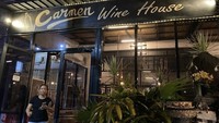 Orang tua Carmen ternyata memiliki bisnis restoran di Bali bernama Carmen Wine House. Bisnis itu dikelola sejak beberapa tahun lalu dengan menyajikan aneka hidangan dan wine nikmat. Foto: Instagram