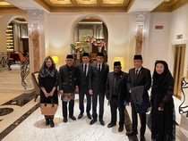 Jokowi dkk Utusan Prabowo Serba Hitam ke Pemakaman Paus Fransiskus