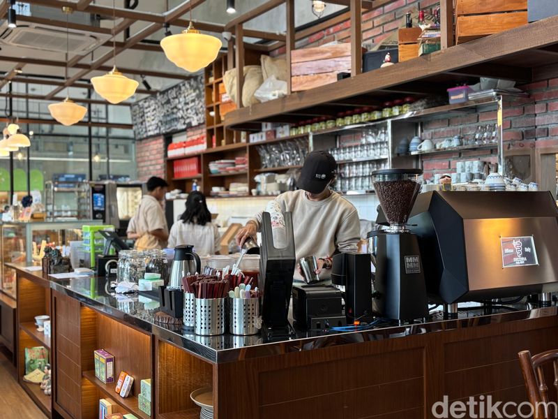 Gin Gin Bakery Shop