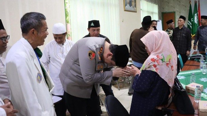 Kunjungan Kapolres Pelabuhan Tanjung Priok AKBP Martuasah Tobing ke Kantor Muhammadiyah Jakut, Jumat (25/4/2025).