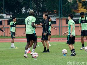 Redam Arema FC, Paul Munster Siapkan Strategi Khusus