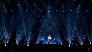 Lee Minho memboyong live band buat fanmeeting-nya kali ini. Rasanya kayak konser waktu dia nyanyi. Cepet balik lagi ya, oppa!