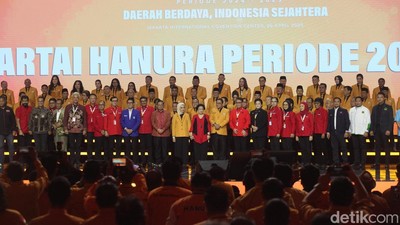 Momen Megawati-Anies Hadiri Pengukuhan Pengurus DPP Hanura 2024-2029