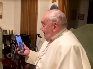 Video: Mengenang Momen Paus Fransiskus Video Call Paroki di Gaza