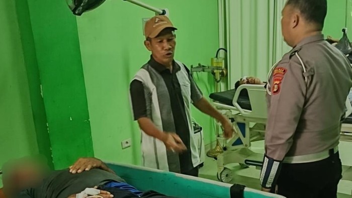 Pengendara motor di Lubuklinggau terluka parah akibat terperosok lubang di jalan