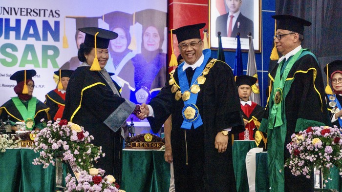 Pengukuhan guru besar UPN Veteran Jatim