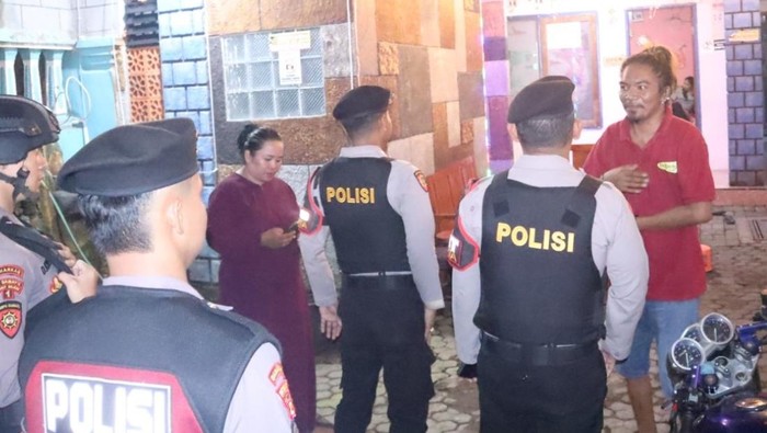 Polres Situbondo menggelar patroli skala besar ke sejumlah lokasi rawan