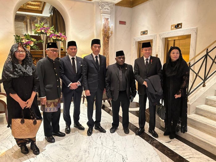 Presiden ke-7 RI Joko Widodo melayat pemakaman Paus Fransiskus di Vatikan, Sabtu (26/4/2025).