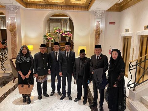 Presiden ke-7 RI Joko Widodo melayat pemakaman Paus Fransiskus di Vatikan, Sabtu (26/4/2025).
