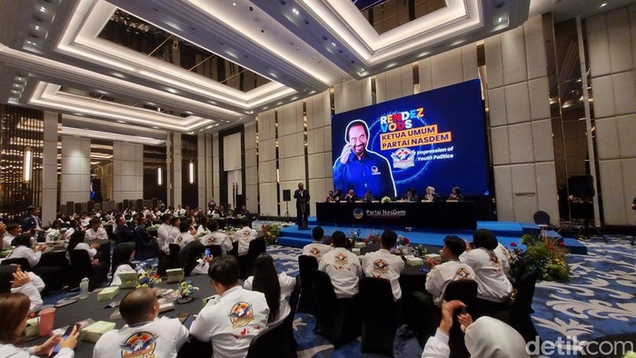 Program Remaja Bernegara yang digagas Partai NasDem resmi berakhir. Ketua Umum Partai NasDem Surya Paloh mengaku optimistis generasi emas 2045 dapat terwujud. (Taufiq S/detikcom)