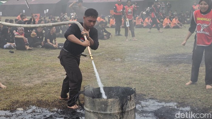 Ratusan peserta begitu antusias mengikuti rangkaian kegiatan Jambore Karhutla 2025 di Tahura Sultan Syarif Hasyim, Minas Jaya, Kabupaten Siak, Riau. (Mei Amelia/detikcom).