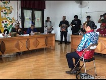 Pemuda Parodikan Gubernur Kalteng Disidang Adat Dayak, Didenda Rp 20 Juta!