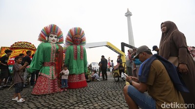 Semarak Warga Jakarta Ramaikan Lebaran Betawi di Monas