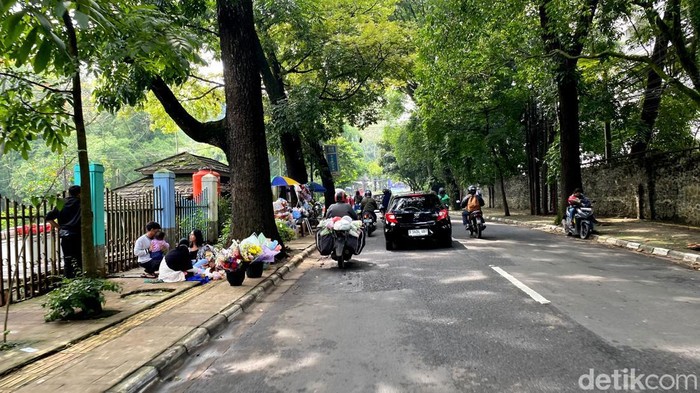 Situasi di Jalan Tamansari, Kota Bandung.
