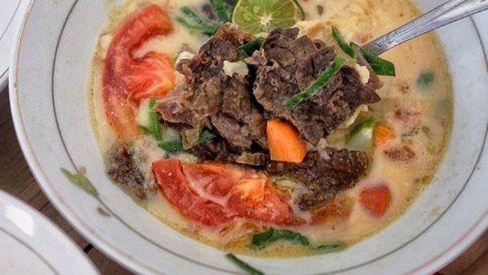 Gurih Bener! 5 Soto Betawi Komplet Isian Bisa Didapatkan di Sini