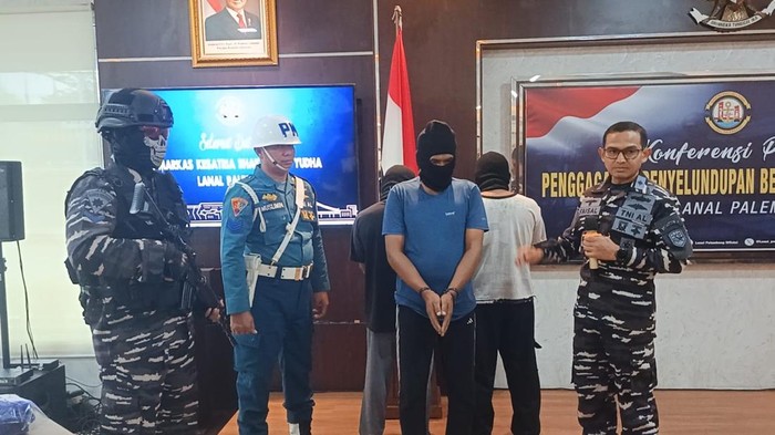 TNI AL Palembang amankan tiga ABK yang selundupkan benih lobster