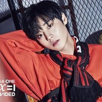 Park Ji Hoon sukses menyita hati publik dengan paras tampan dan imutnya. Selain dijuluki wink boy, dia juga mempopulerkan aegyo “nae maeum soge jeojang” yang berarti “menyimpanmu dalam hatiku”. Dia menempati peringkat kedua dan debut sebagai personel grup KPop Wanna One. Foto: Instagram