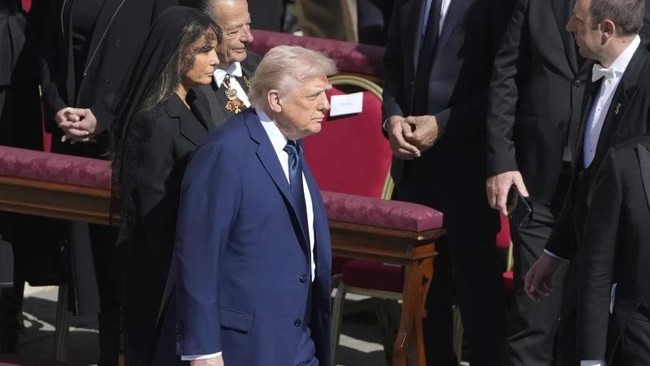 Pertemuan Trump-Zelensky di Sela Pemakaman Paus Fransiskus