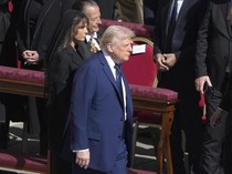Video: Donald Trump dan Melania Tiba di Pemakaman Paus Fransiskus